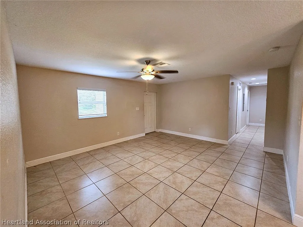 3 bed, 2.0 bath, 1107 sqft, $1,675 — Photo 2