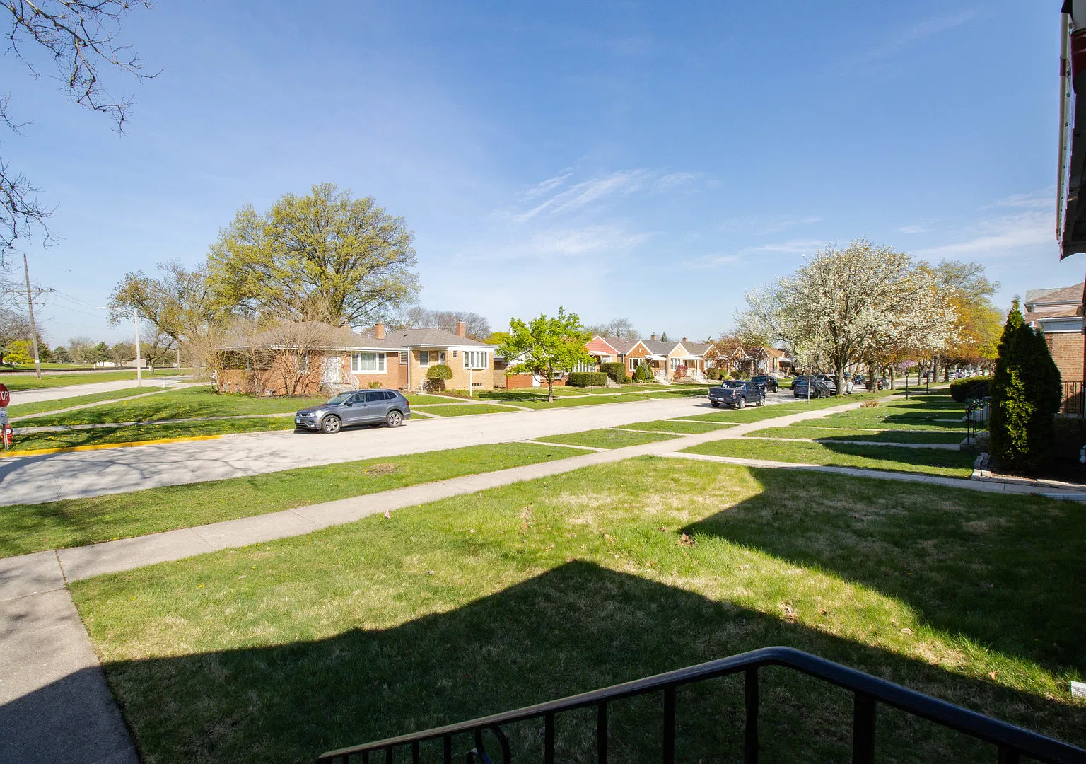 3 bed, 960 sqft, $3,100 — Photo 2