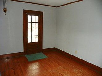 5th image of 10 S Lincoln Ave