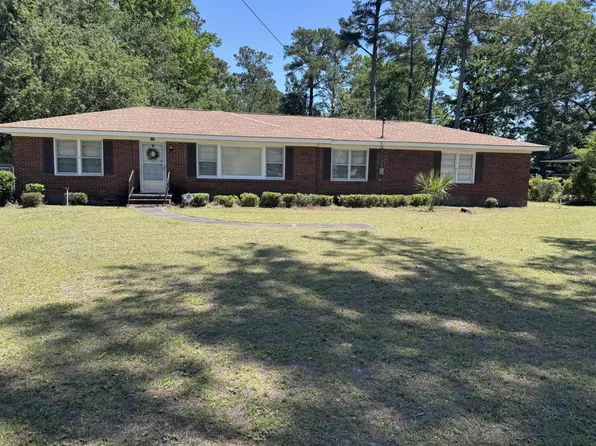 686 W Pine St, Varnville, SC 29944