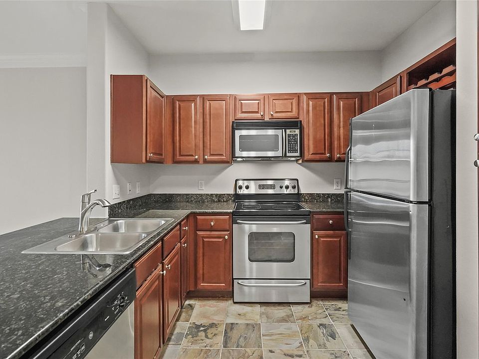 1st image of 7575 Kirby Dr APT 3205