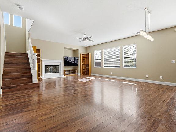 5th image of 721 Hollowbrook Ct