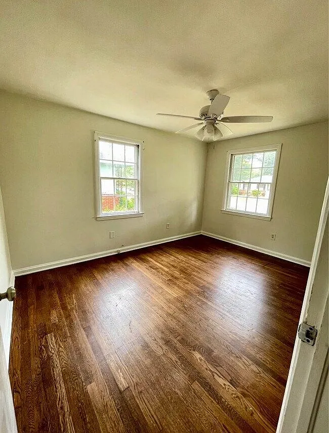 3 bed, 1.0 bath, 1455 sqft, $2,250 — Photo 4