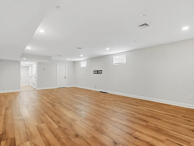 124 Maple Ave #B — Photo 6