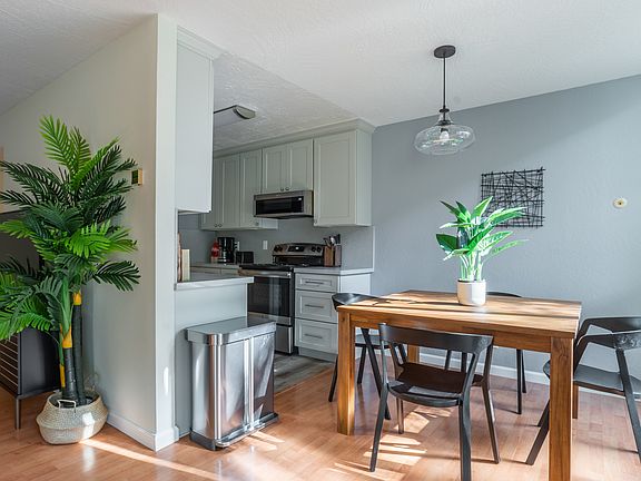 3rd image of 181 Del Medio Ave APT 107