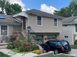 8600 W 78th Ter, Overland Park, KS 66204