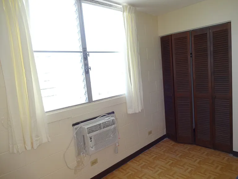 1038 Spencer St — Photo 16