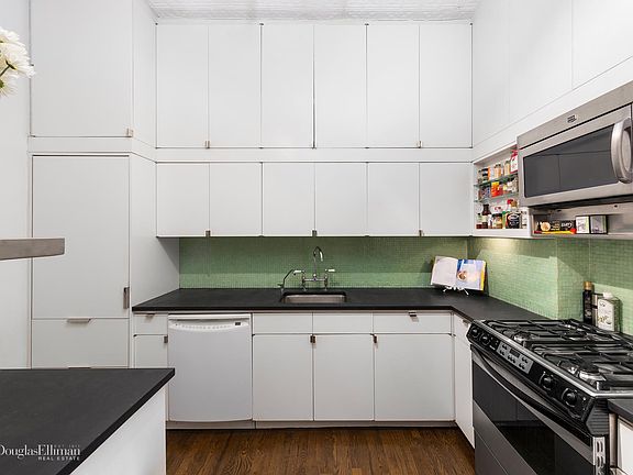 2nd image of 107 W 25th St APT 3E