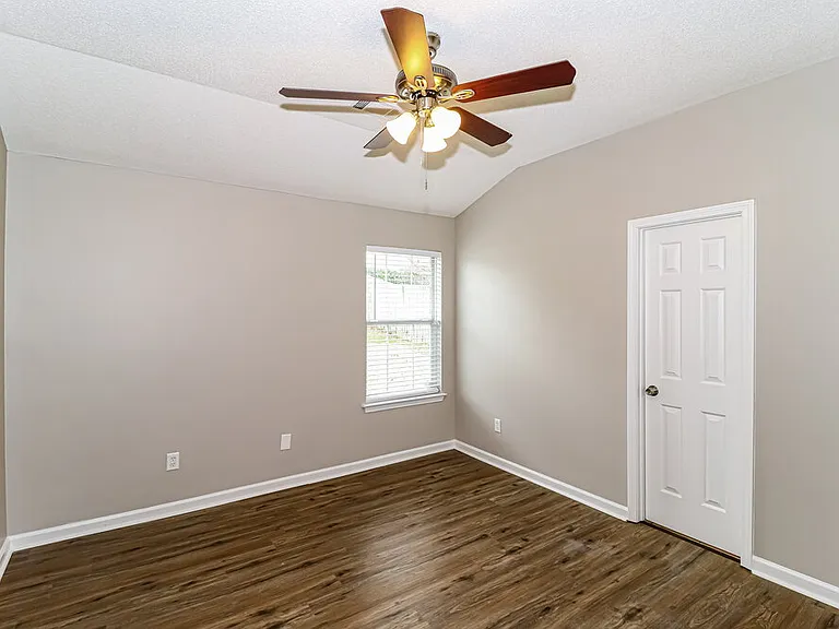 120 Pinewood Dr — Photo 11