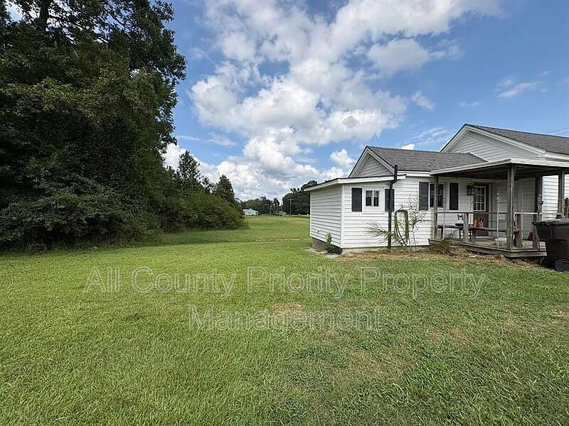 1 bed, 1.0 bath, $1,100 — Photo 3