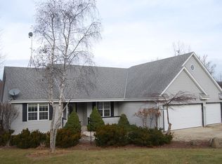 7210 Badger LANE, Allenton, WI 53002