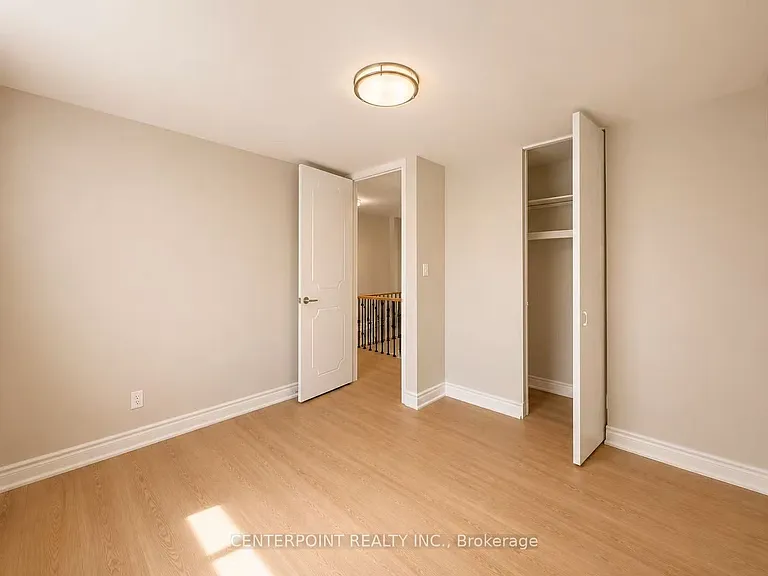 12 Hobart Dr — Photo 8