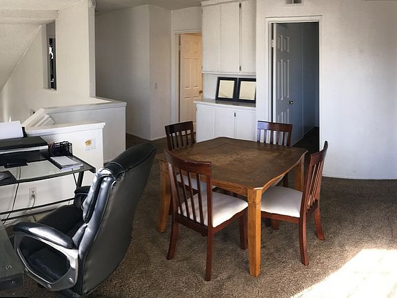 4th image of 2410 Reindeer Ln