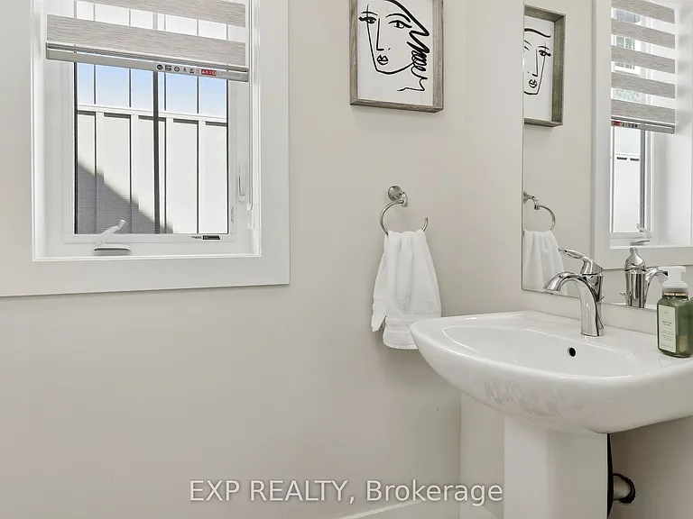 142 Sycamore St — Photo 32