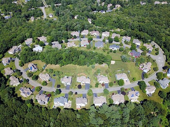 2nd image of 45 Weyland Cir