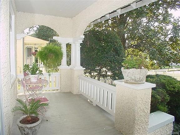 3rd image of 1301 W 41st St