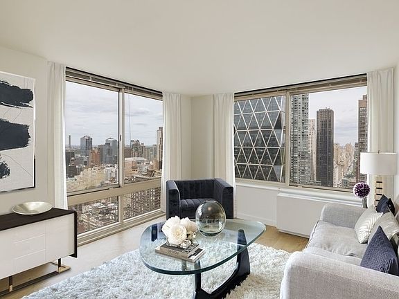 4th image of 260 W 54th St APT 38B