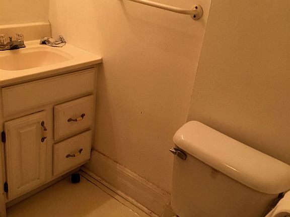 4 - Bathroom v1