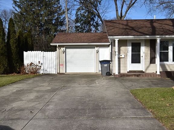 2nd image of 1538 Greenleaf Blvd