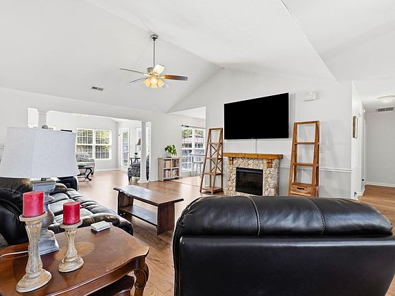 2nd image of 304 Ayrie Ct.