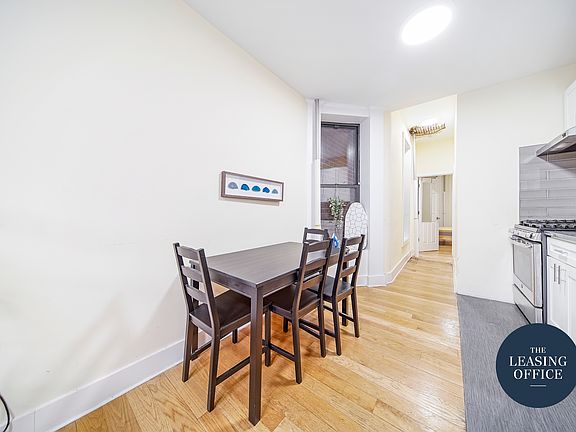 5th image of 534 W 47th St APT 1E