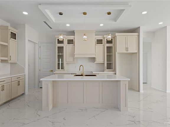 4th image of 3013 N Rosalinda St