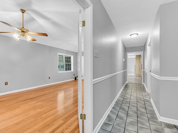4th image of 5956 Boskey Dr