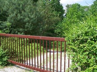 400 Norwood Dr, East Bernstadt, KY 40729