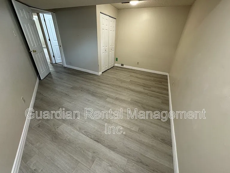 512 Black Bay Rd #2 — Photo 9