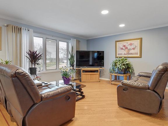 3rd image of 4436 Wildwood Ct