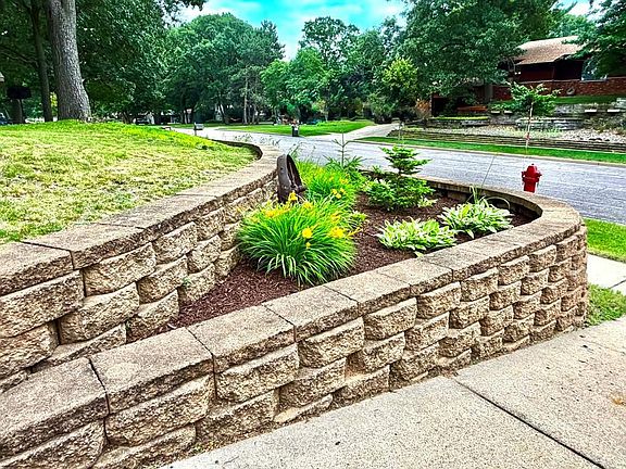 5th image of 718 Farr Court