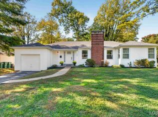1639 Holly Dr, Saint Louis, MO 63119
