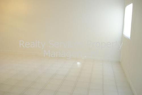 4th image of 2276 Euclid Ave APT A3