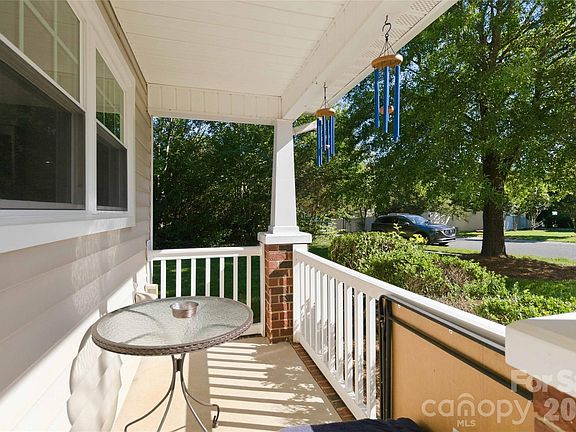 3rd image of 1029 Semmes Ln