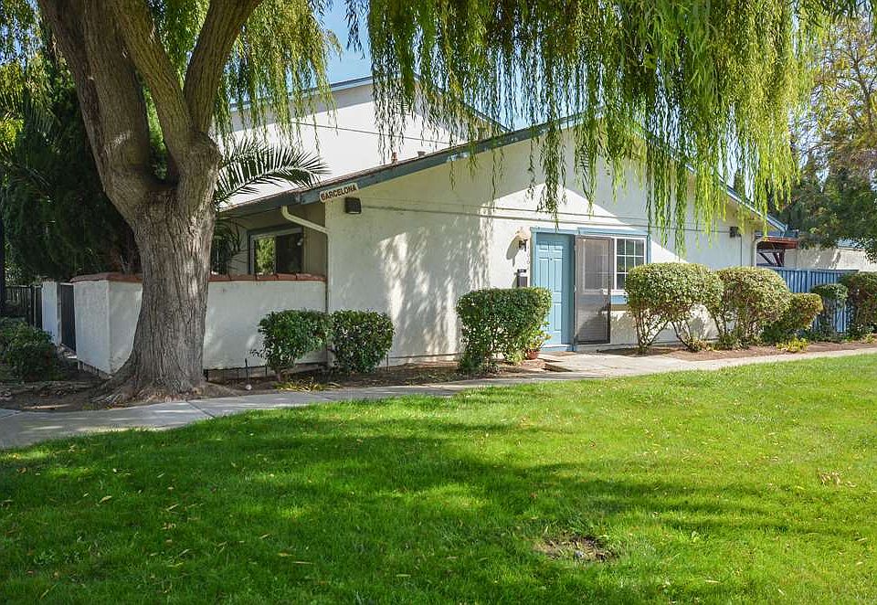 1st image of 4664 Barcelona Way