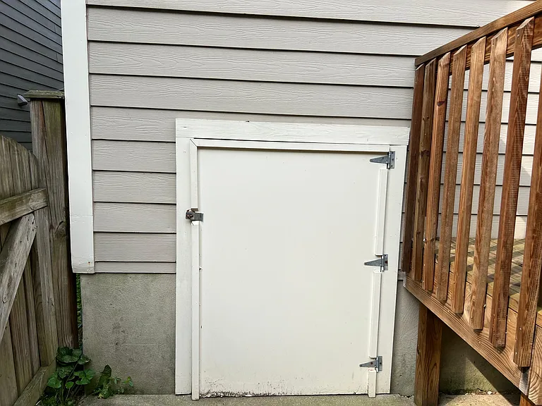 Large Crawl Space