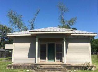 1825 Leglise St, Mansura, LA 71350