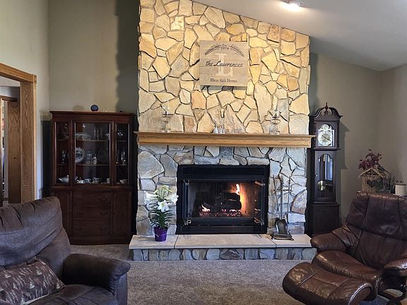 2nd image of 4686 N Thomas Rd