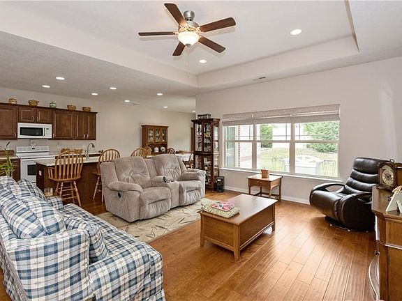 3rd image of 3815 Barrington Ln