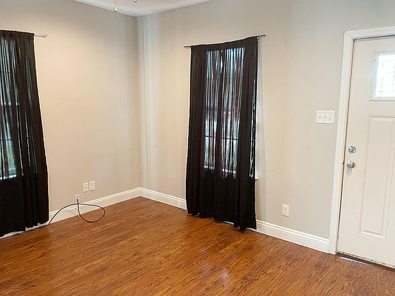 2nd image of 610 S Royal St