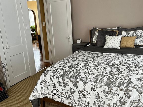 3rd image of 420 Fulton St E #5