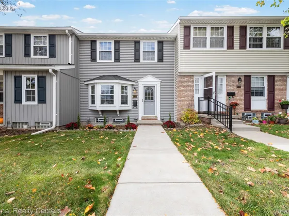 41333 Lagoon Ct, Northville, MI 48167