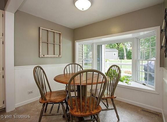 5th image of 36W526 Hickory Hollow Dr