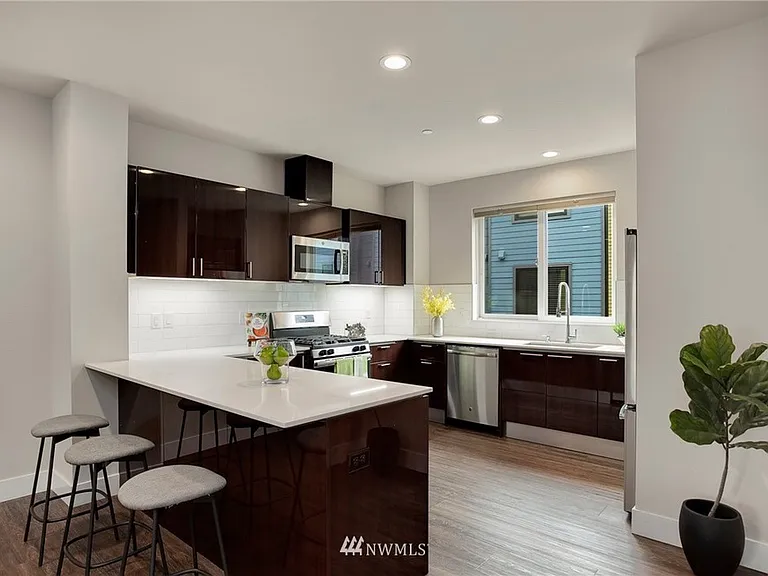 520 Fremont Walk SE — Photo 7