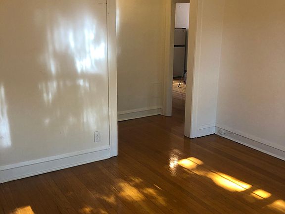 4th image of 5032 N Winchester Ave #2