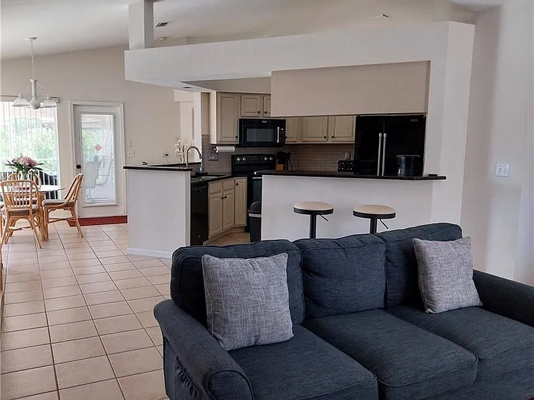 449 Dundee Ct — Photo 14