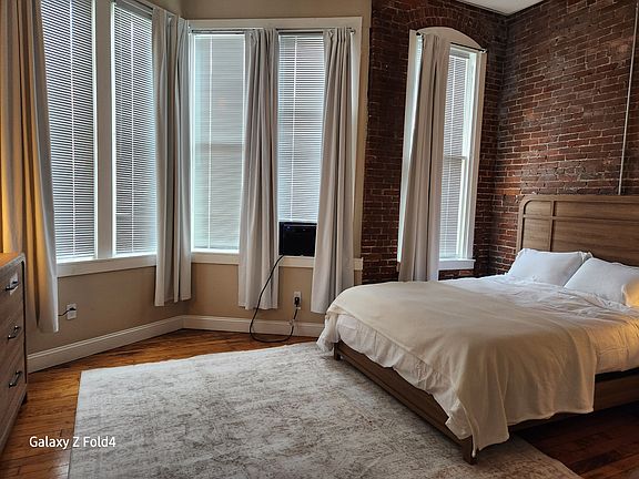 5th image of 124 Washington St #302