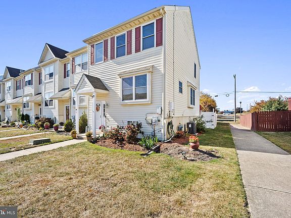 3rd image of 46 Franklin Dr