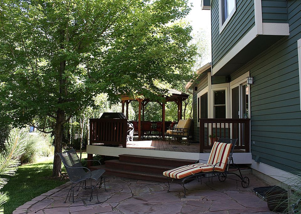 Gas-line grill to house