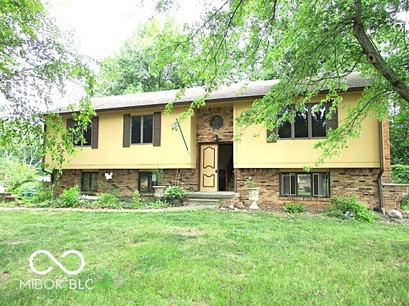 1360 E Hadley Rd, Plainfield, IN 46168